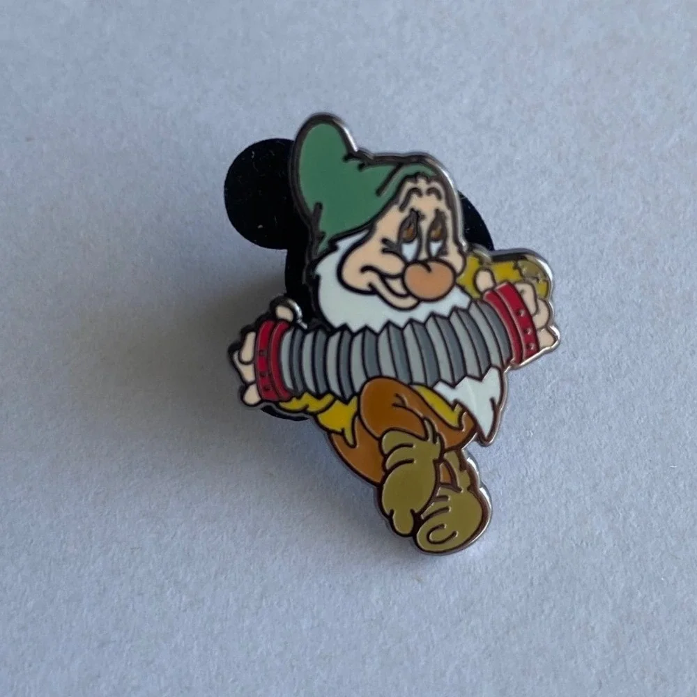 Disney Trading Pins 57190 Disney Store - Snow White Dwarf with accordion Pin‎